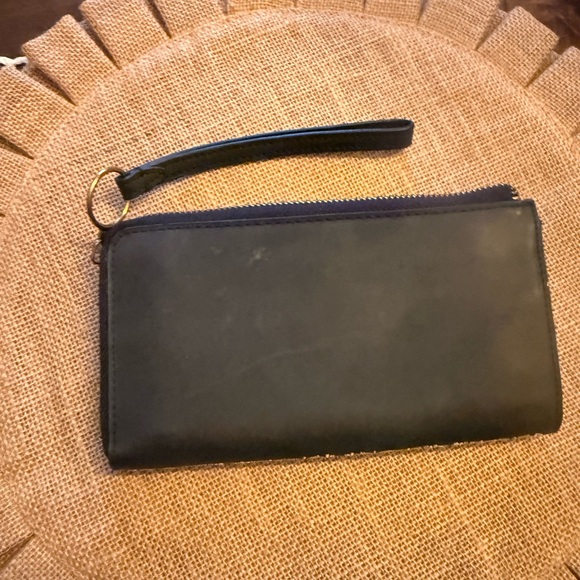 Universal Thread Black and White Patterned Wristlet - Picture 2 of 4